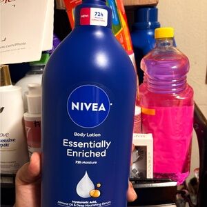 NIVEA Essentially Enriched Blue Body Lotion